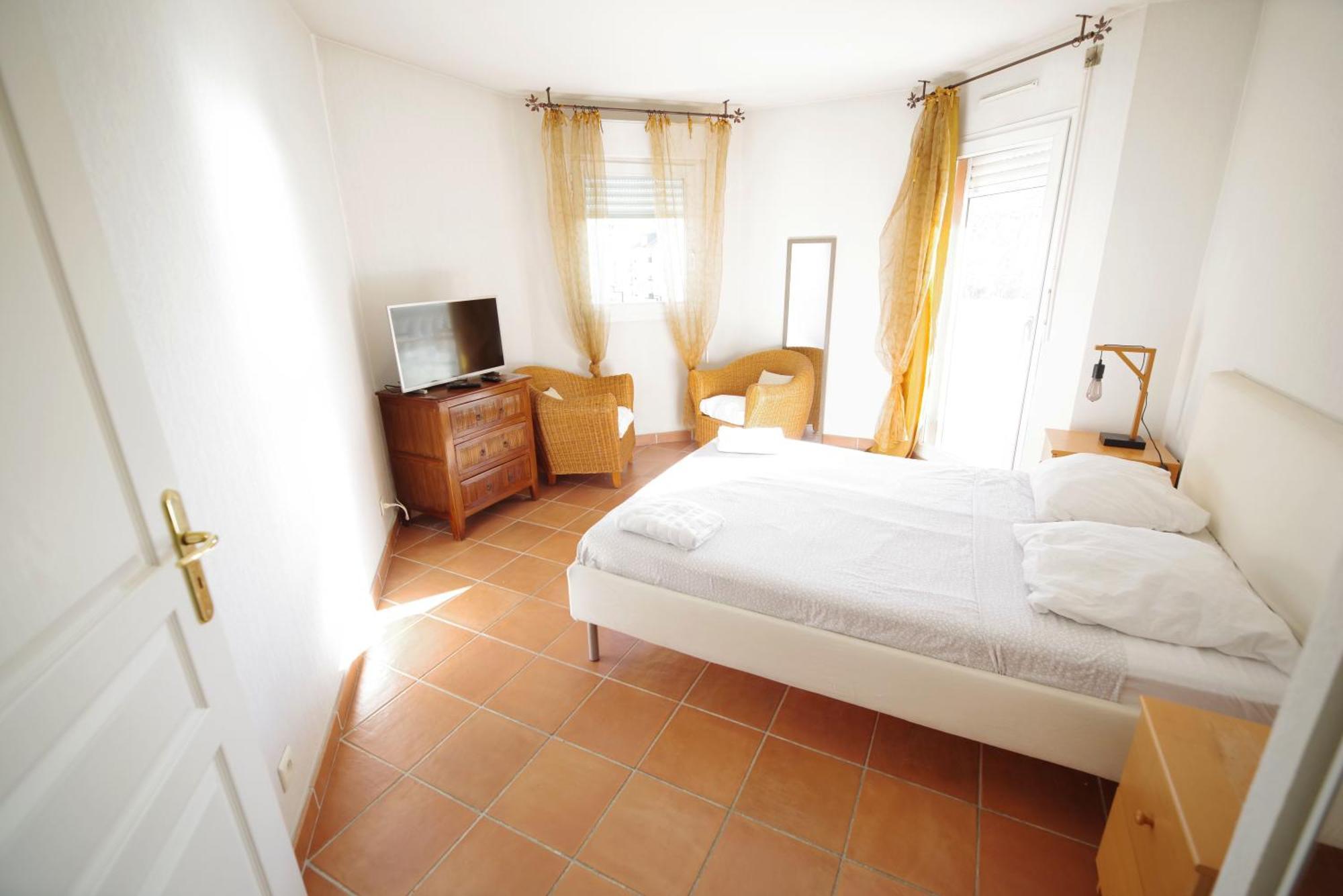 Domes Seaside Residence Piscine, Free Parking, Airport Tramway Nice Bagian luar foto